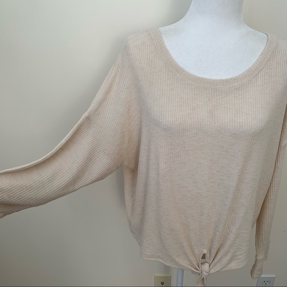 🚫 SOLD 🚫Abercrombie & Fitch Front Tie Sweater - Picture 4 of 8